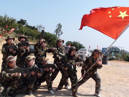 周末帶上M子一起來玩刺激的真人CS野戰(zhàn)吧！等你哦！